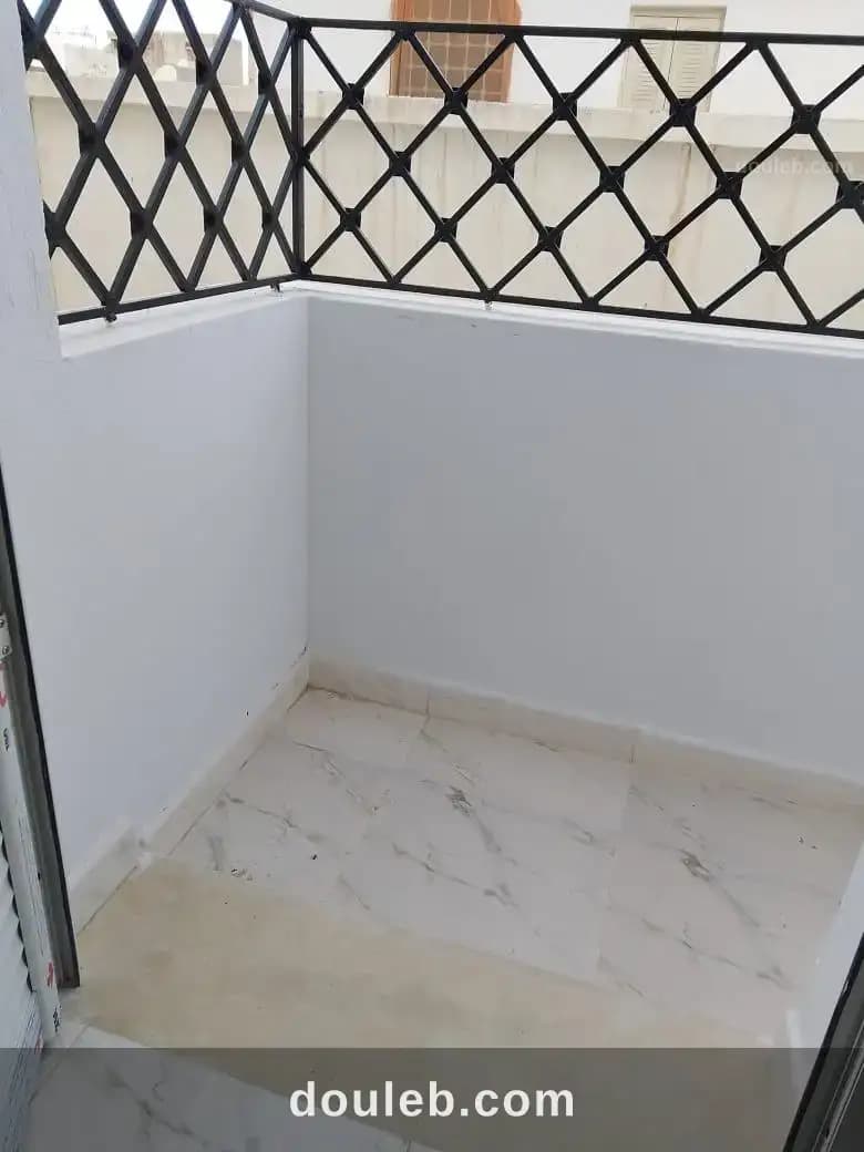 Deuxième étage de villa au mourouj 5 - Miniature 4