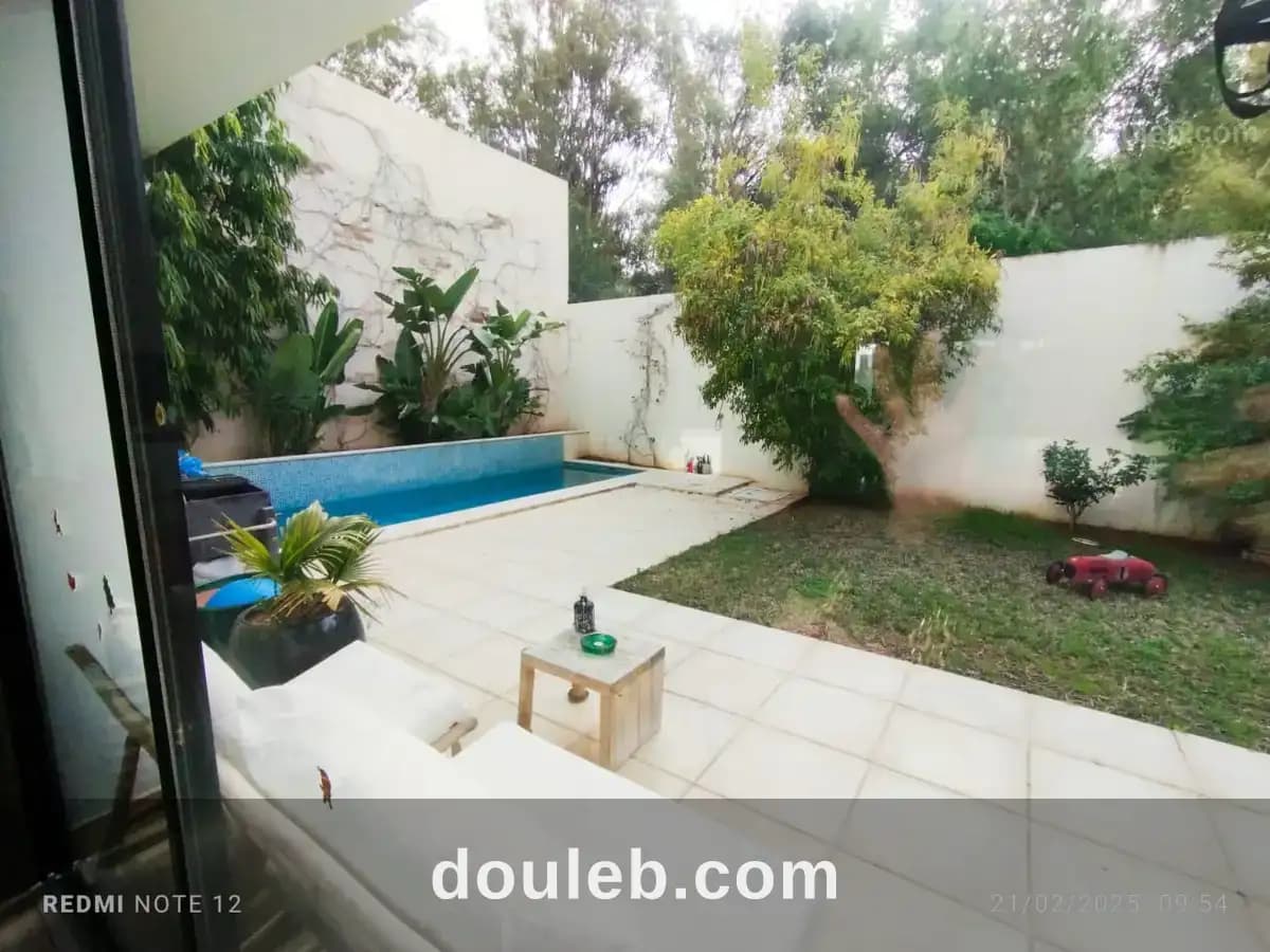 Villa s4 avec piscine à gammarth à Tunis