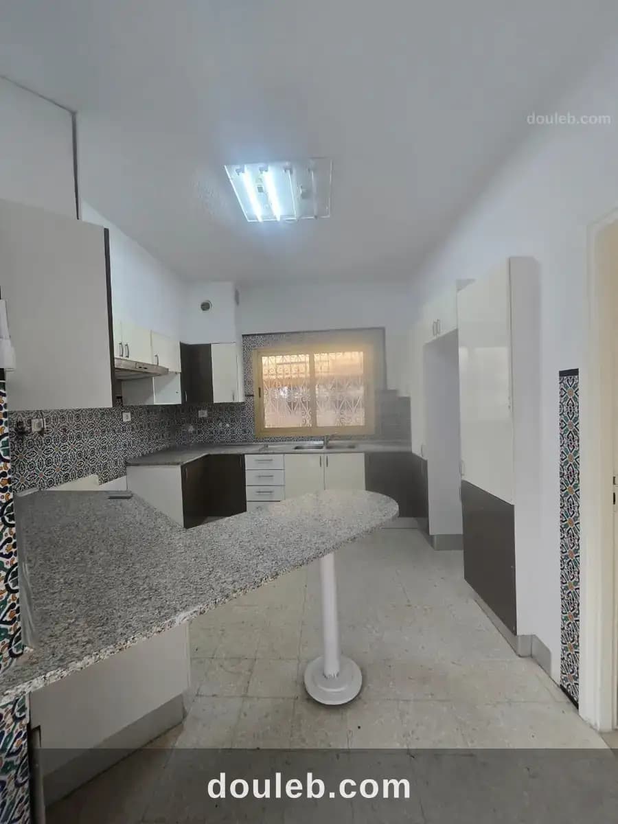 Une belle villa avec piscine à kantaoui - Miniature 3