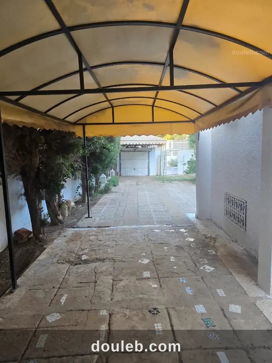 Une belle villa avec piscine à kantaoui - Miniature 4