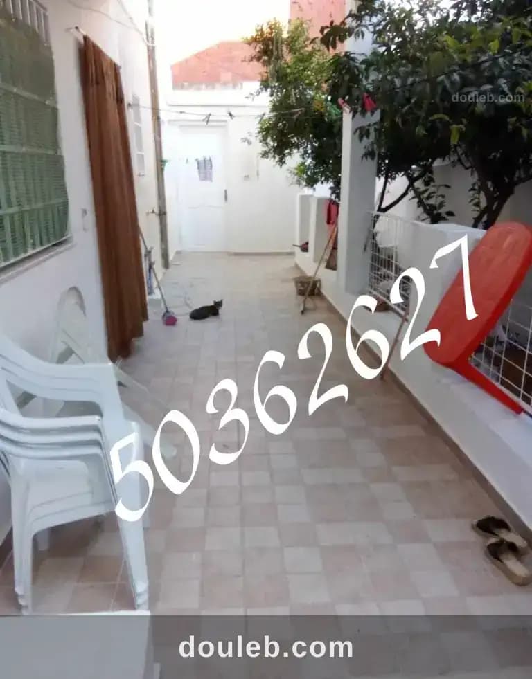 Une villa avec studio derrière mosquée erraoudha à Ariana