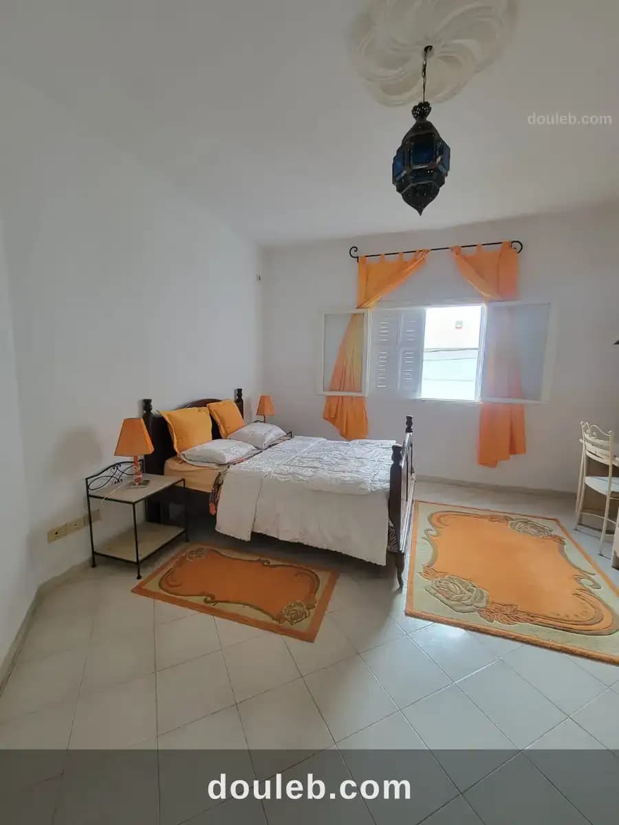 Superbe étage de villa luxueusement meublé s4 - Miniature 3