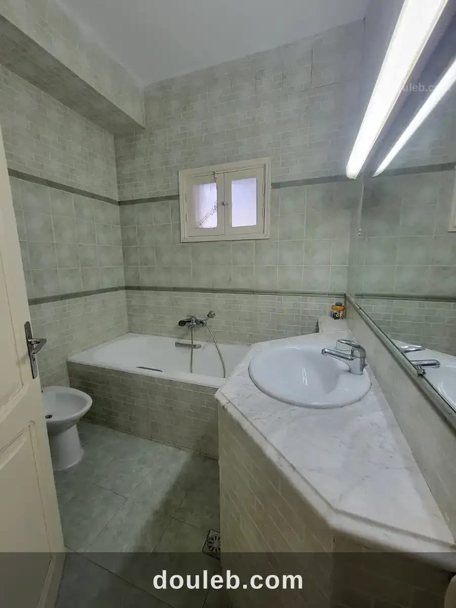 Superbe étage de villa luxueusement meublé s4 - Miniature 4
