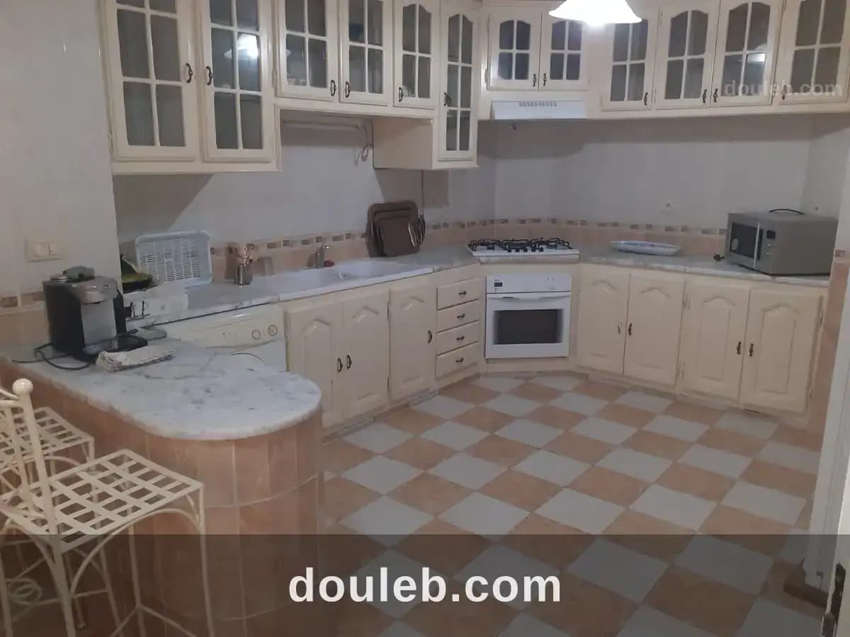 Superbe étage de villa luxueusement meublé s4 - Miniature 5