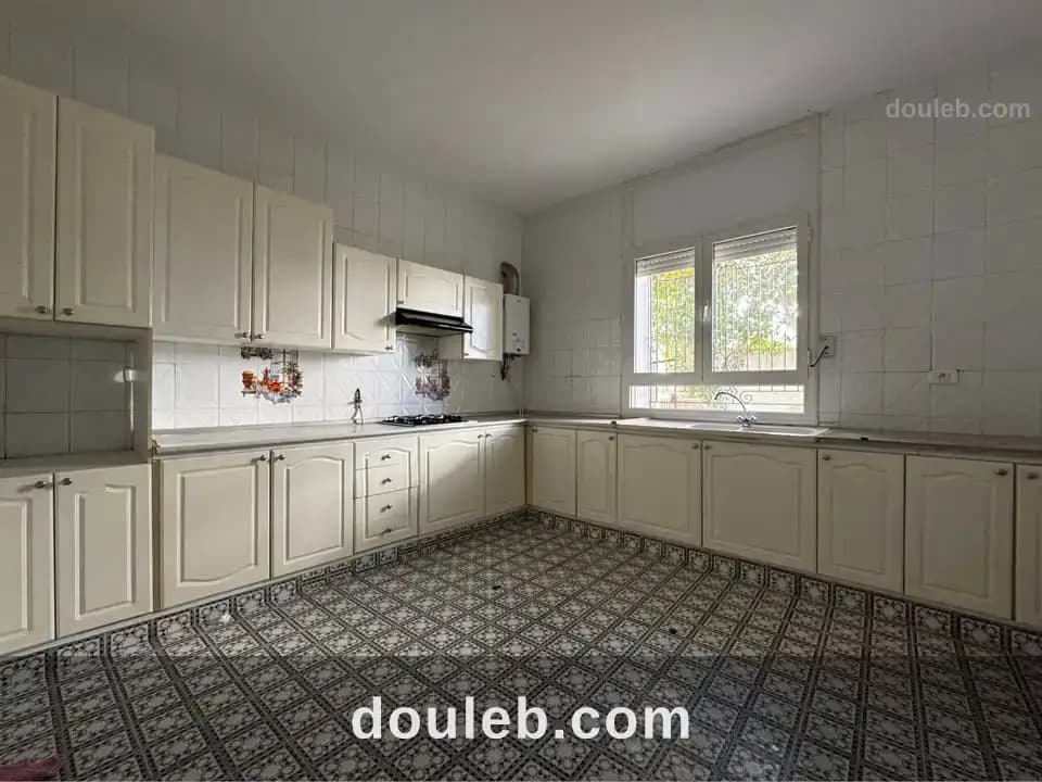 Cité faouz spacieux rdc villa s2 à 800 dt à Ariana