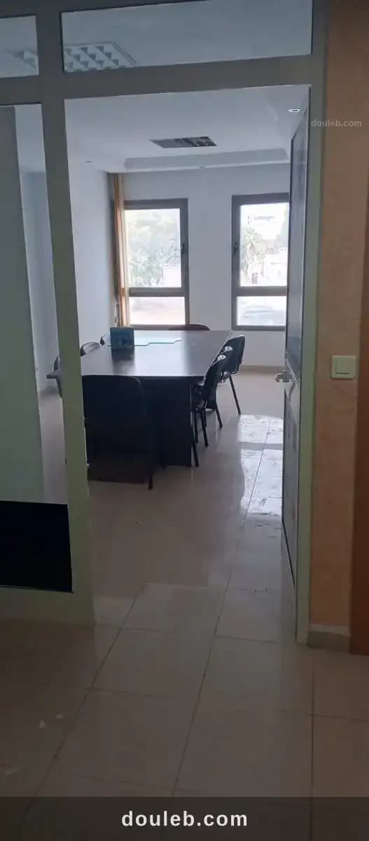 Bureau neuf meublé lux à Tunis