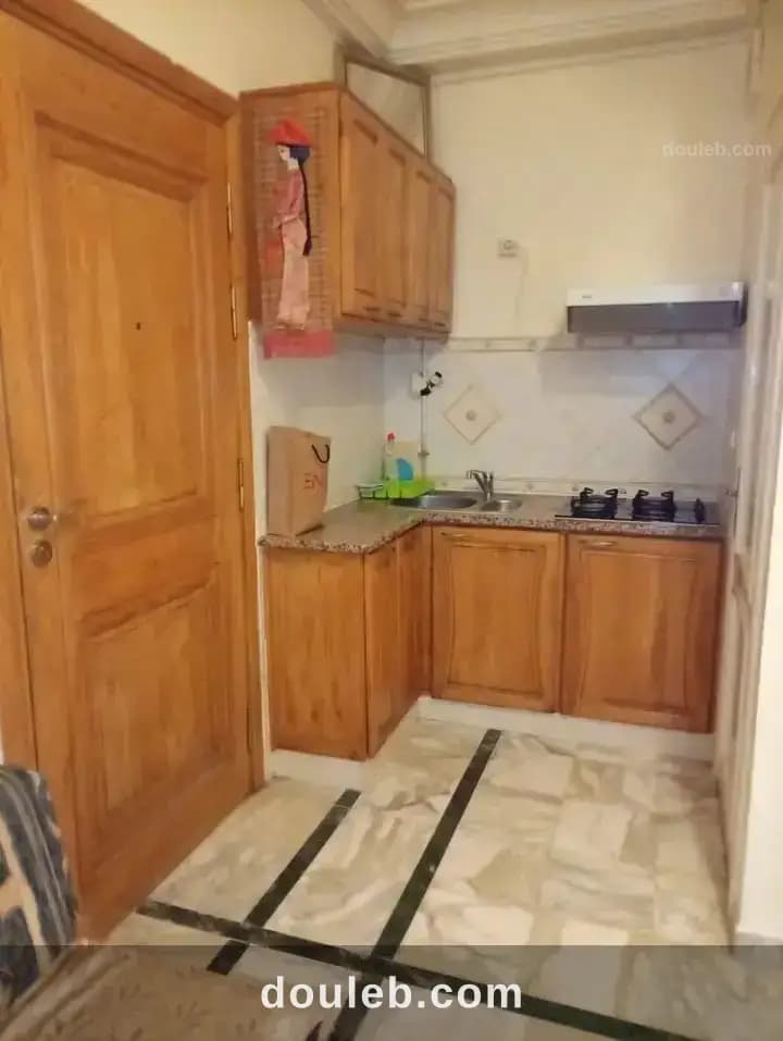 Un appart s 1 meublé menzah 7 bis - Miniature 3