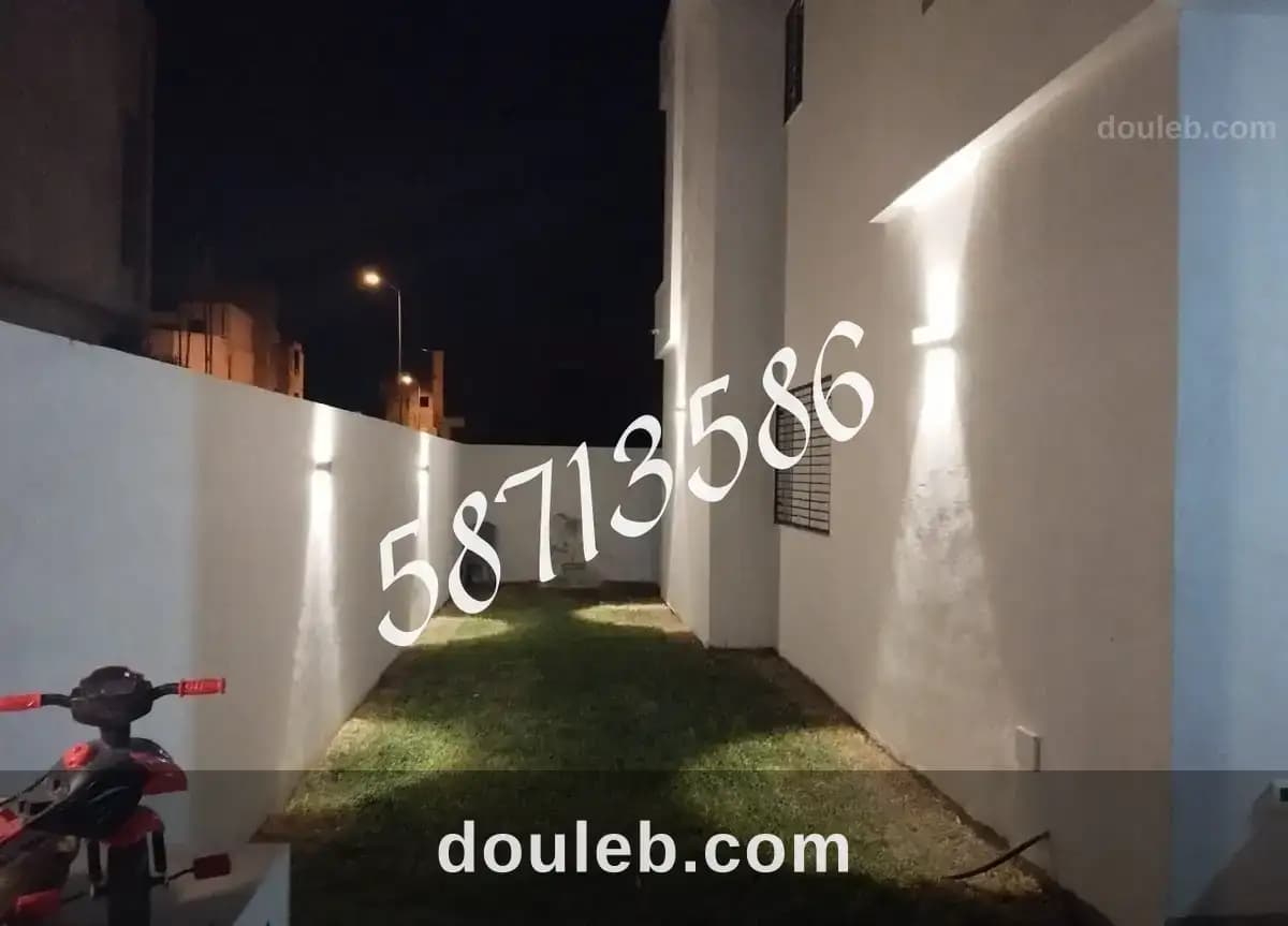 Villa avec piscine duplex a la soukra - Miniature 4