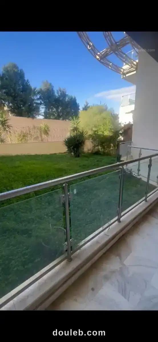 Appartement nasr 2 avec jardin à Ariana