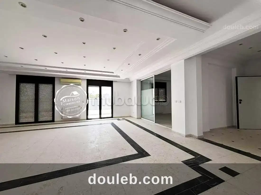 Un plateau indépendant 400m 7pieces au lac 1 à Tunis