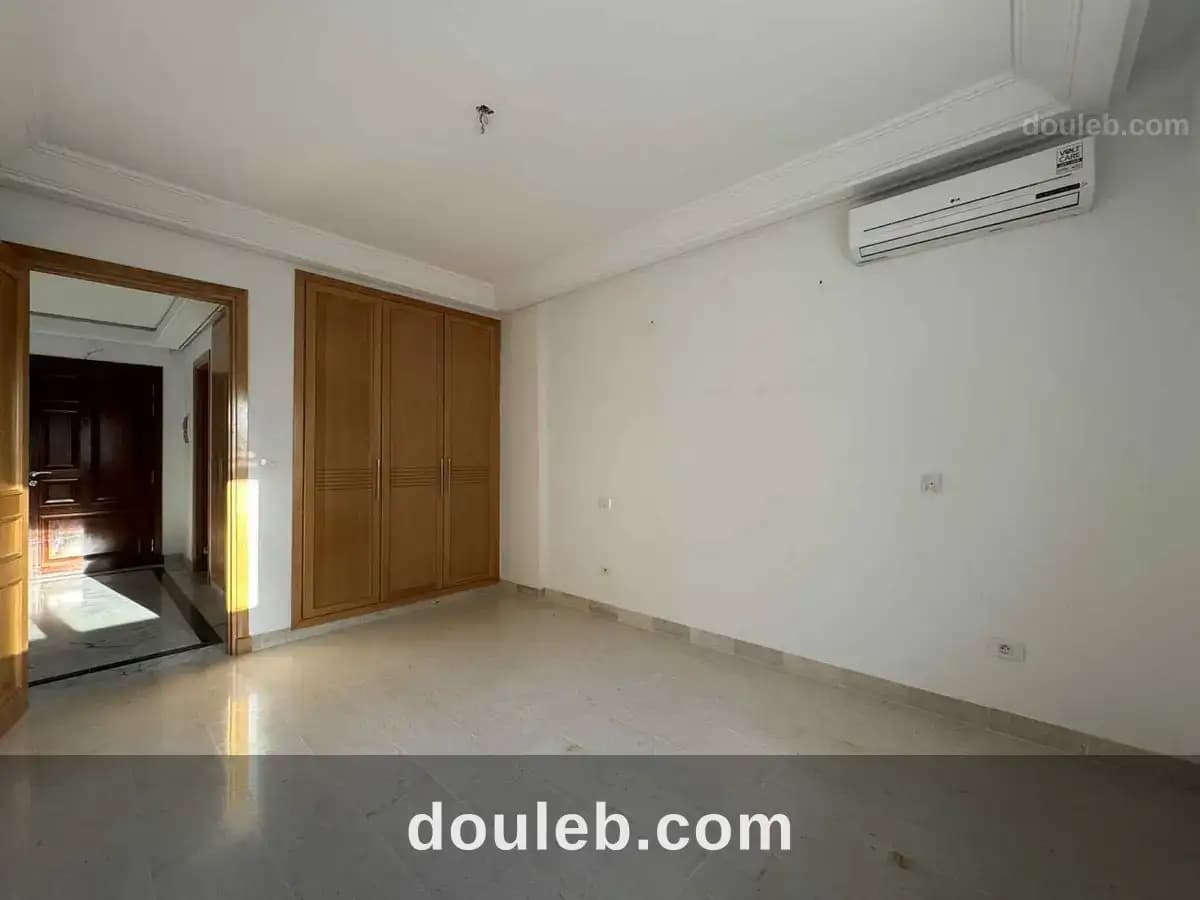Appartement s1 à cité ennasr à Ariana