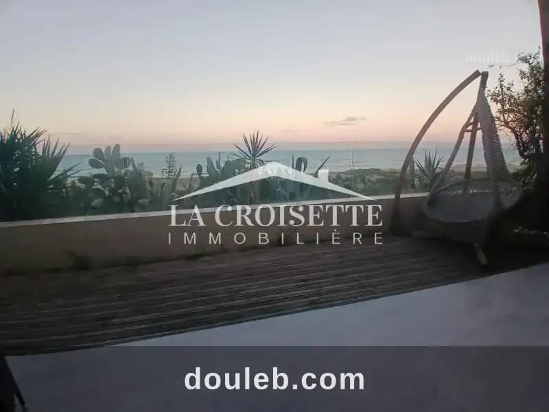 Rez de chaussée de villa meublé s 3 à la marsa à Tunis