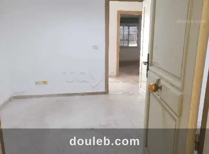 Bureau hall trois pièces à Tunis