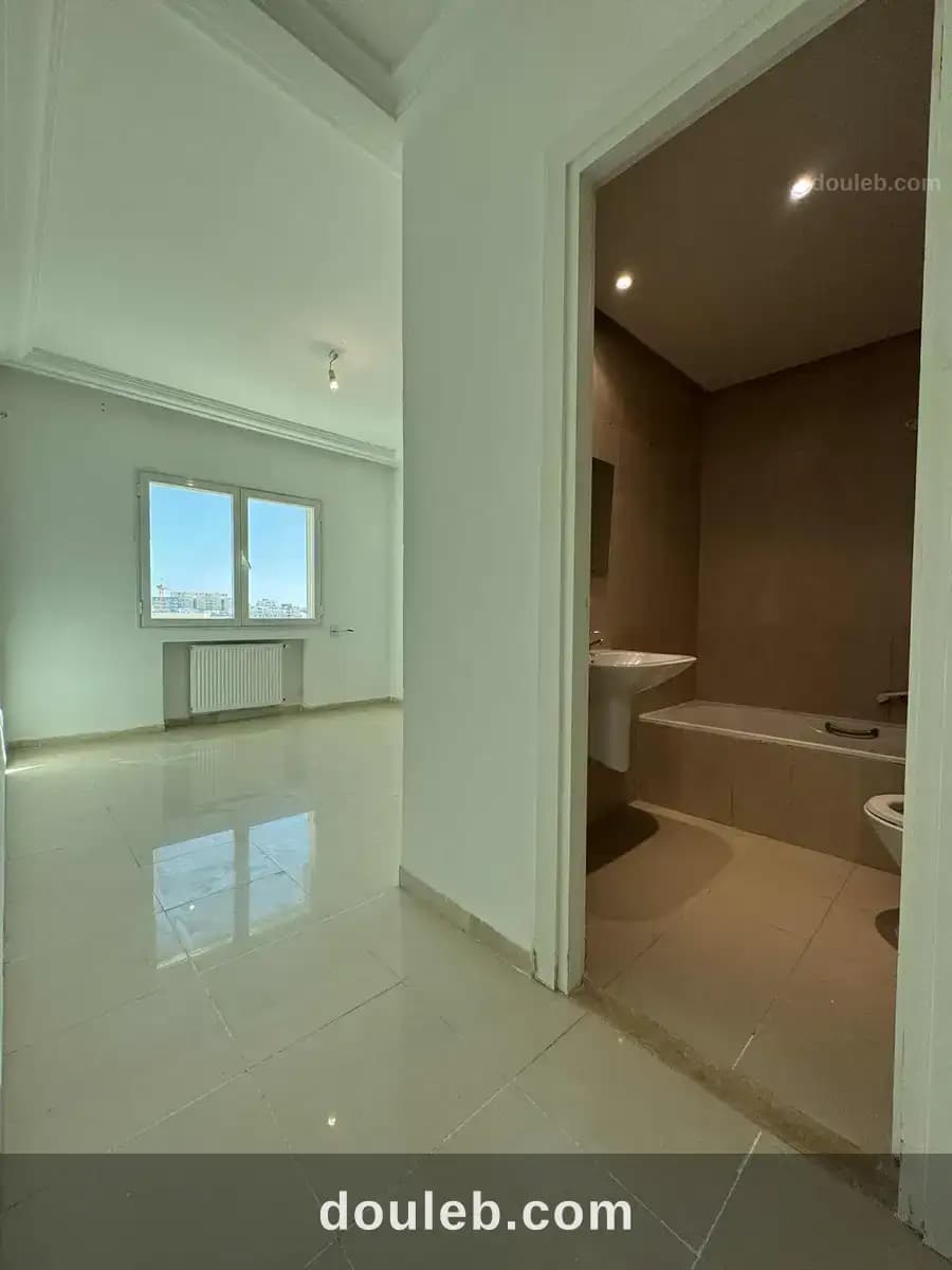 Appartement s3 à jardin d'el menzah à Ariana