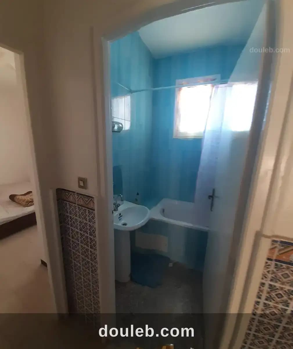 Bel appartement cité ennozha ariana - Miniature 4