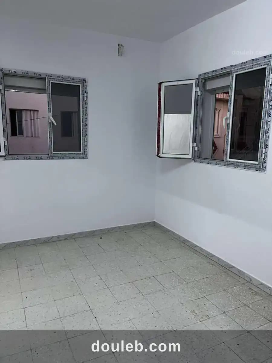S 1 omrane supérieure à Tunis