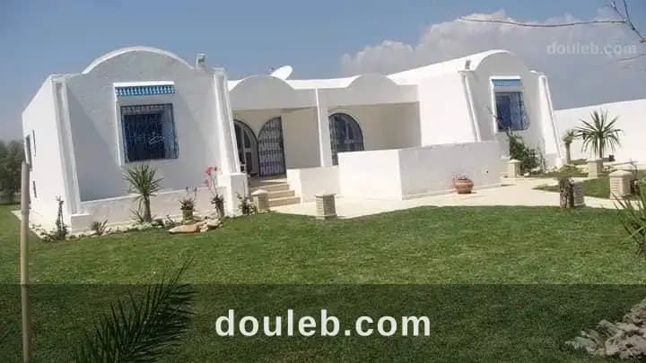 Villa premier position à plage kerkouane kelibia à Nabeul