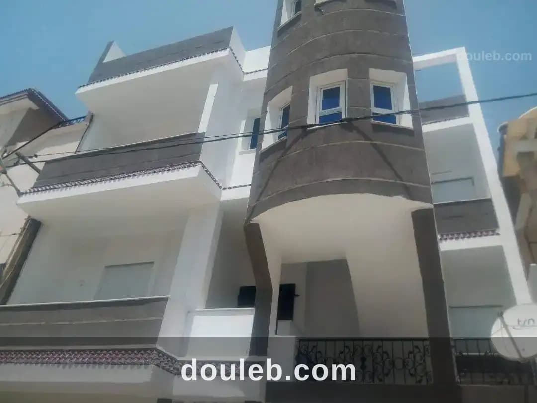 Maison 3 etages a el mourouj 4 à Ben Arous