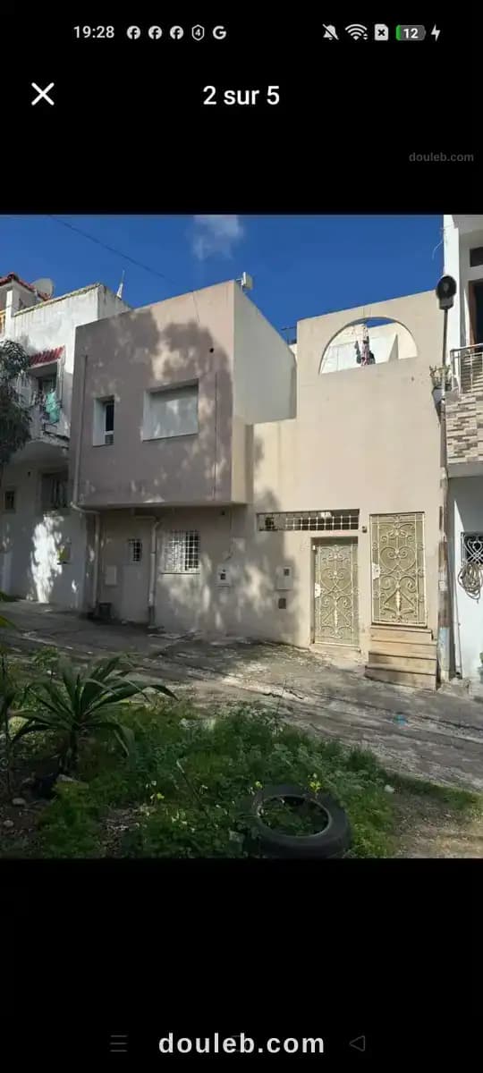 Duplex divisé en deux beaux studios à Tunis