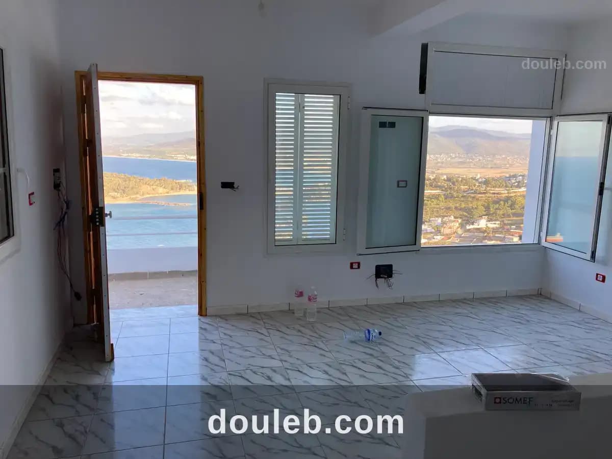 Logement ensoleillé et vue mer - Miniature 3