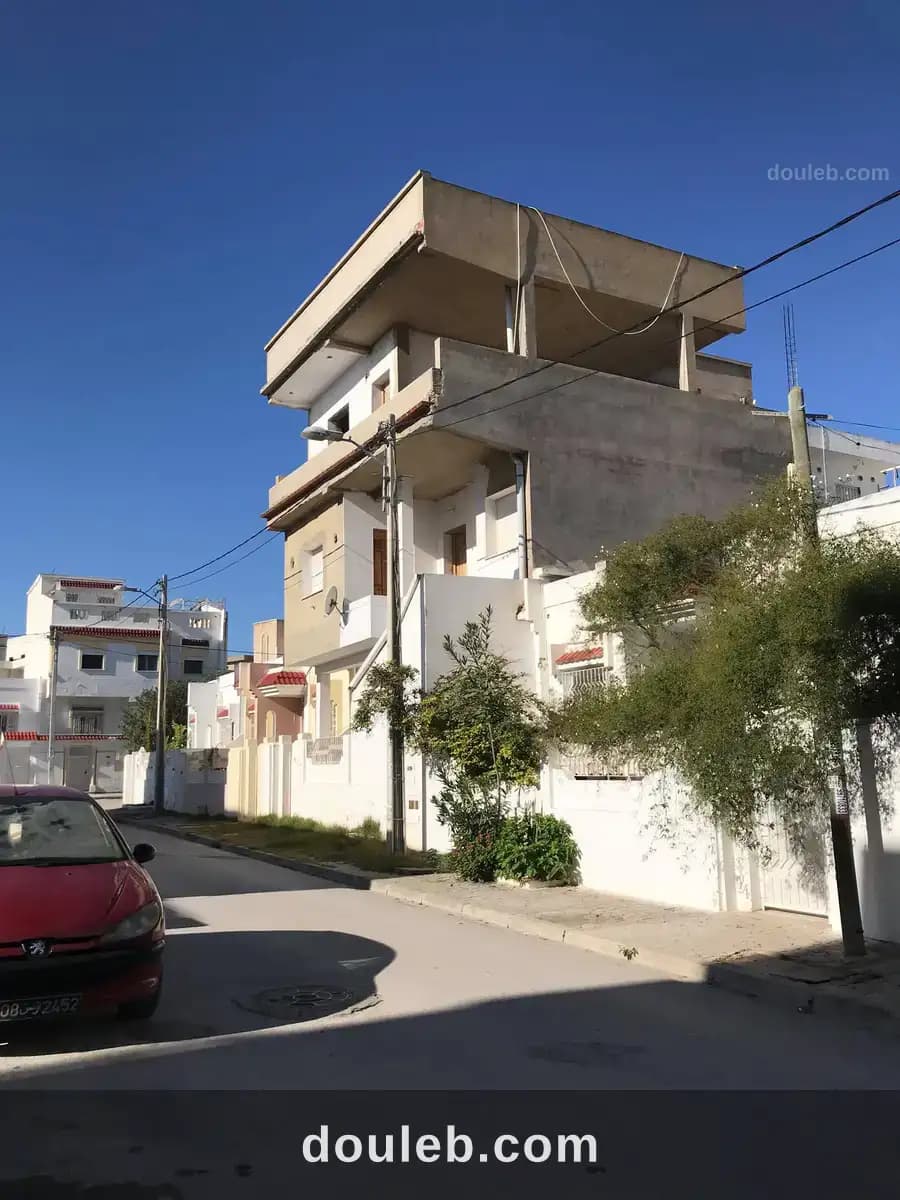 Villa avec deux etages à Ben Arous