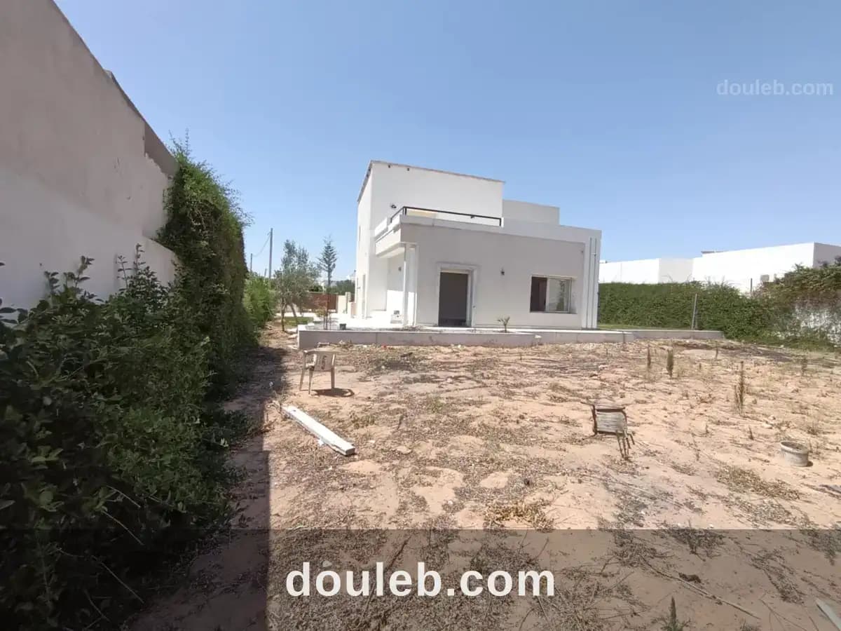 Villa inachevée et catcasse rte tunis - Miniature 2