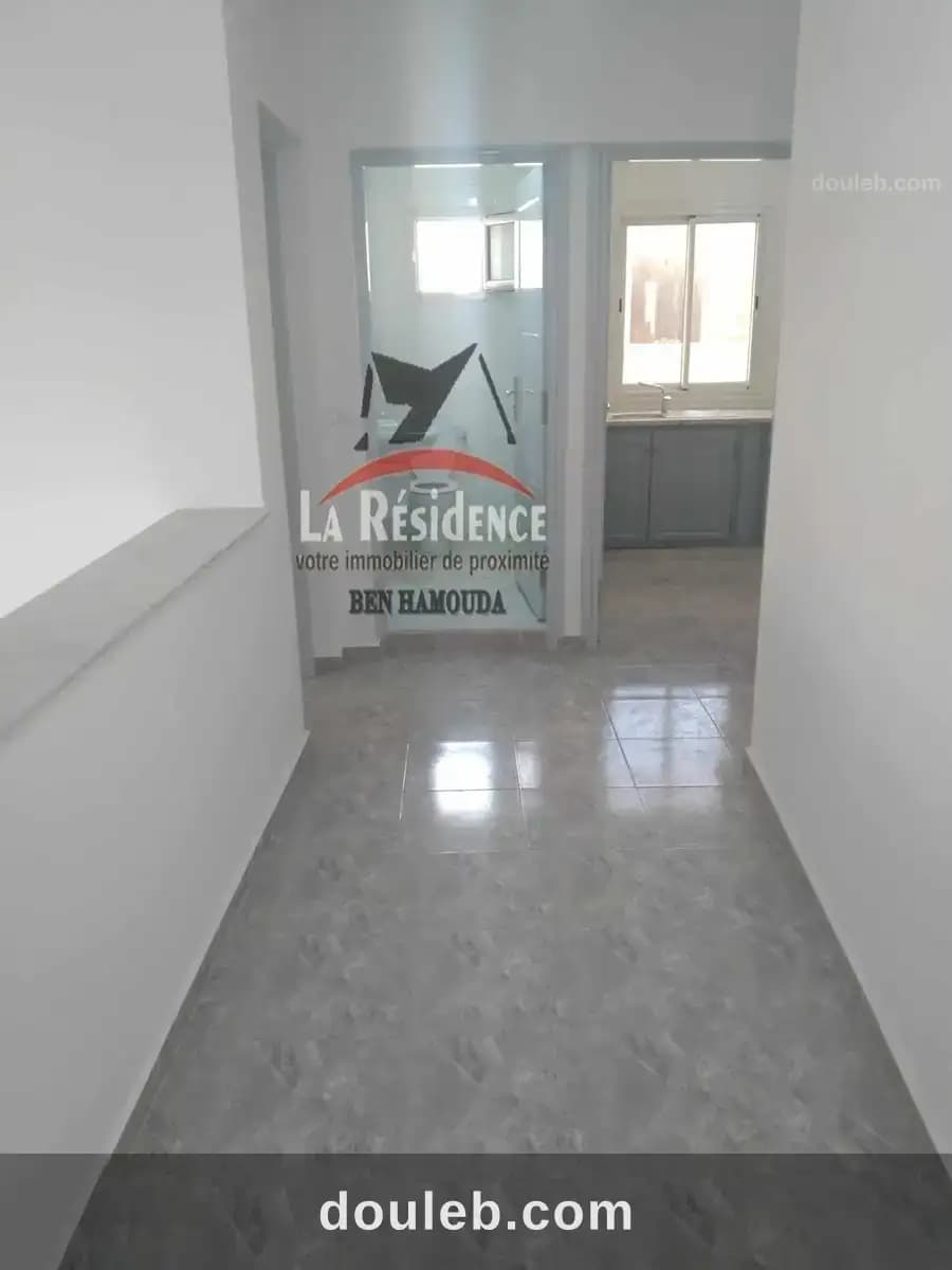 Appartements s1 à usage bureautique - Miniature 2