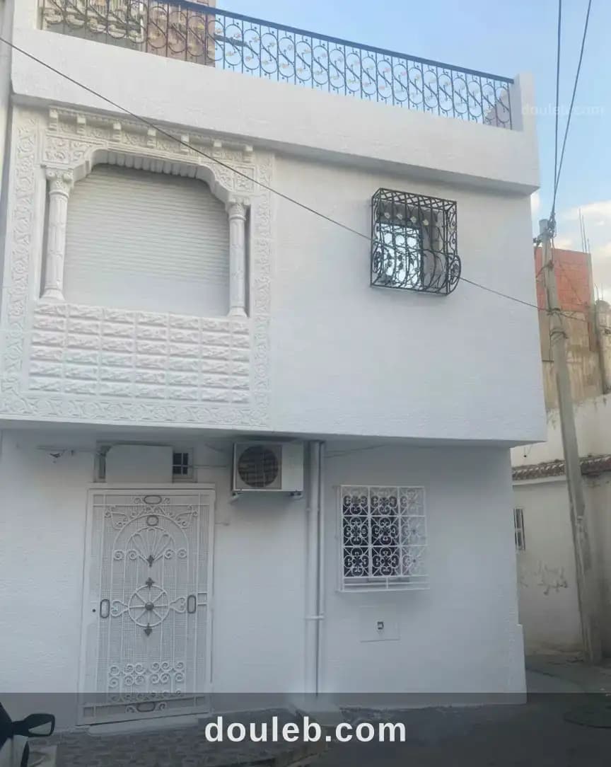 Maison s2 à sur deux étages à Tunis