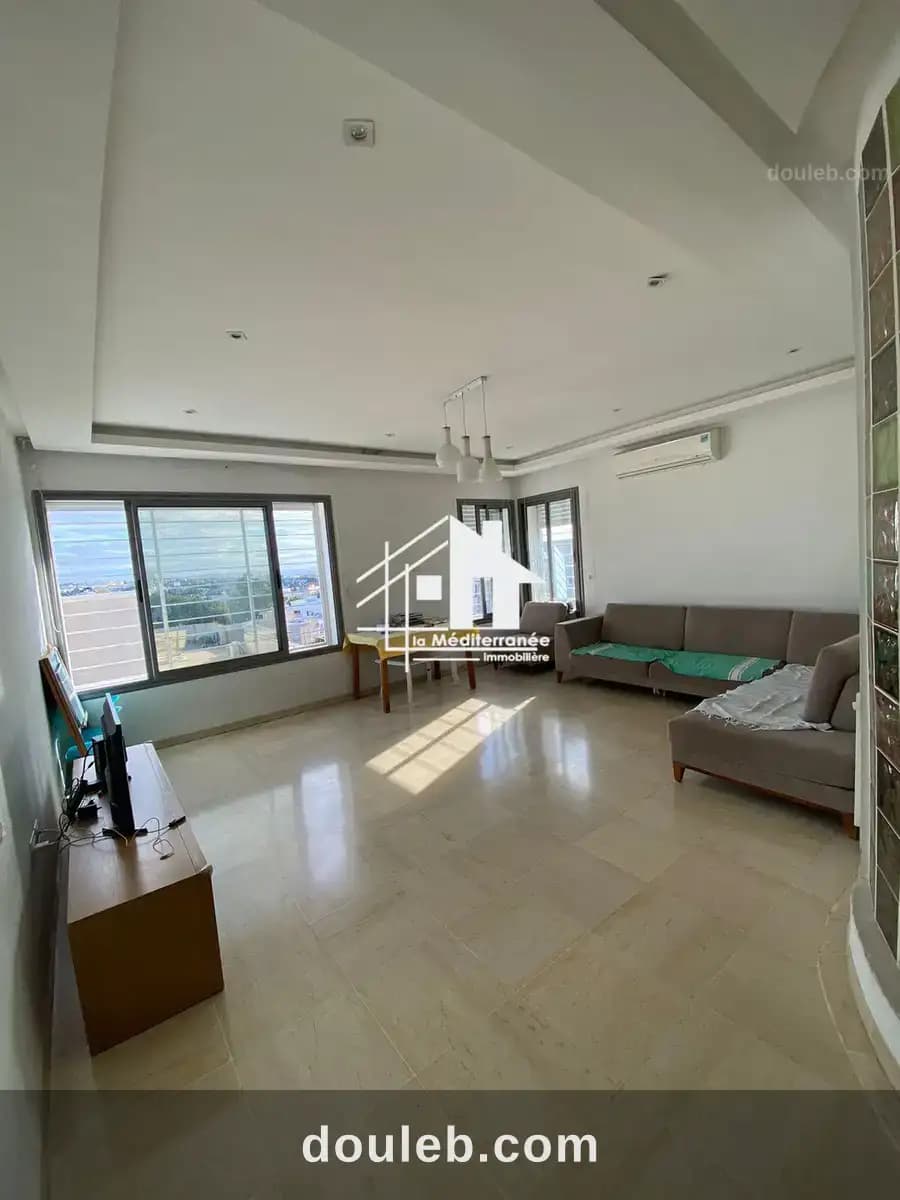 Appartement s2 hst bardo cité skik à Tunis