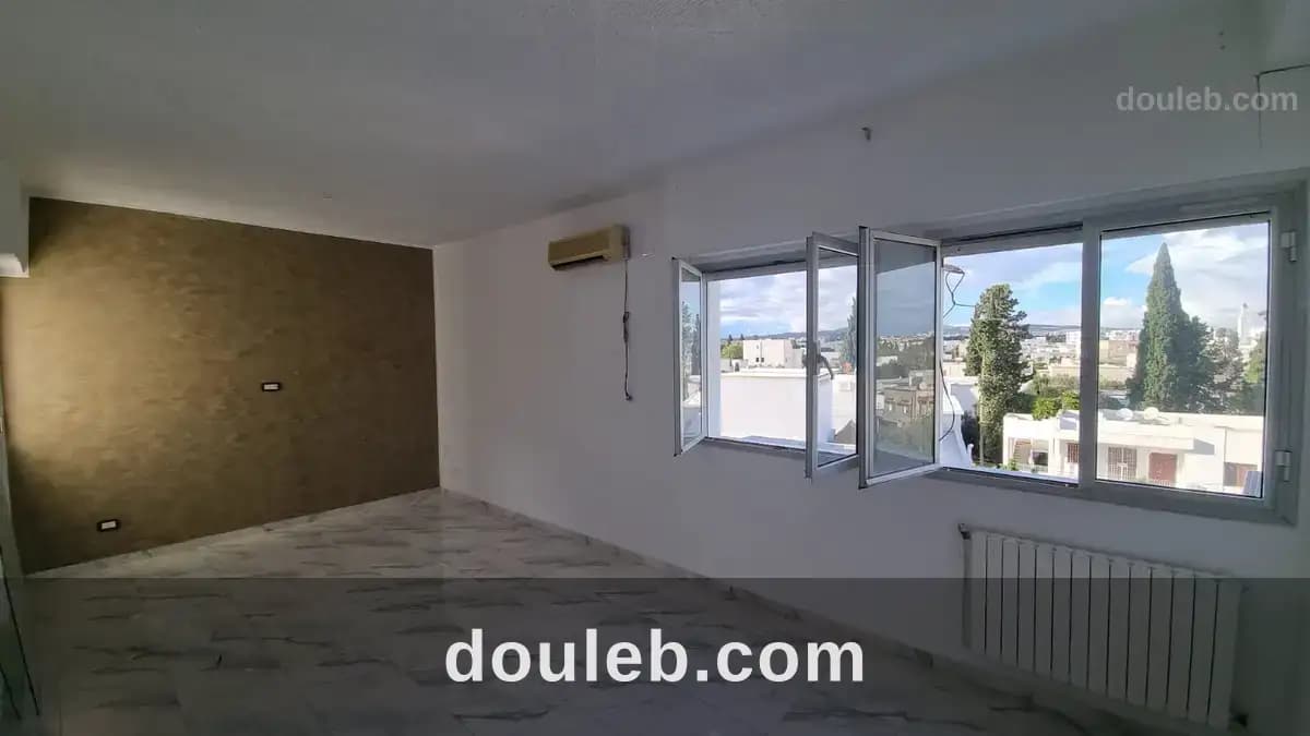 Bel appartement khaznadar emplacement stratégique à Tunis