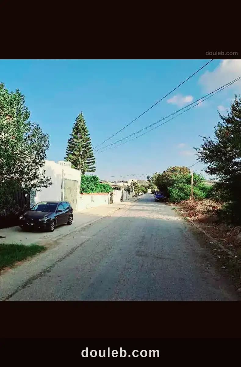 Terrain constructible de 1653m2 à Ariana