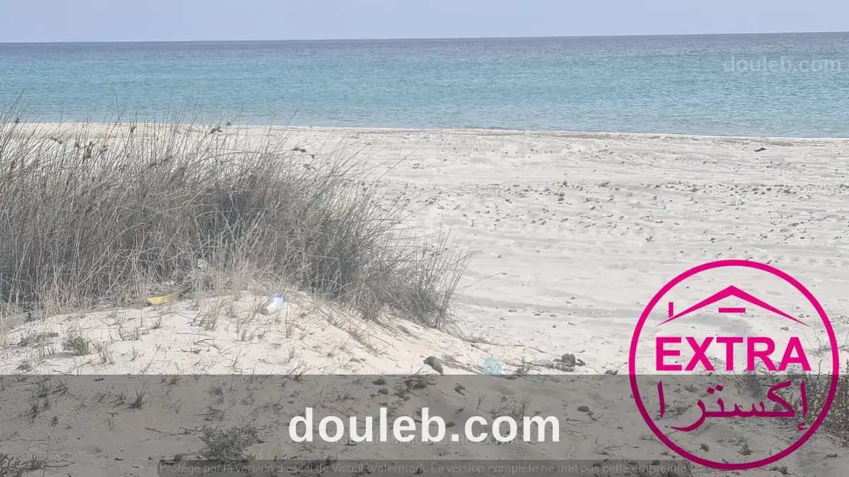 8eme terrain pieds dans leau à menzel temime plage à Nabeul