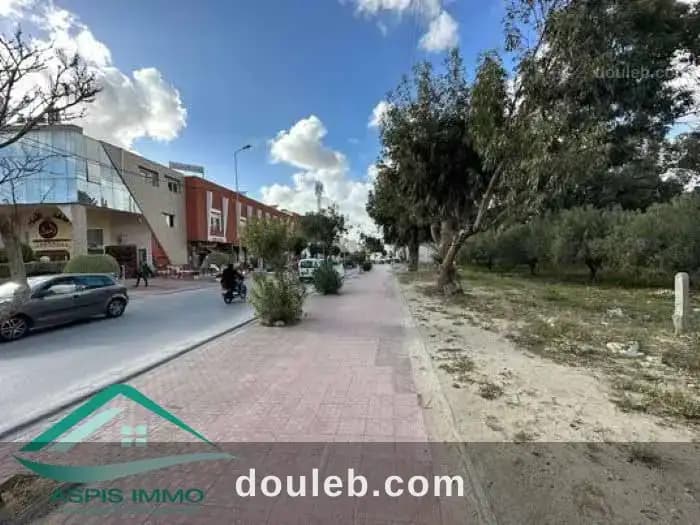 Vt812 terrain commercial 580 m2 à kelibia à Nabeul