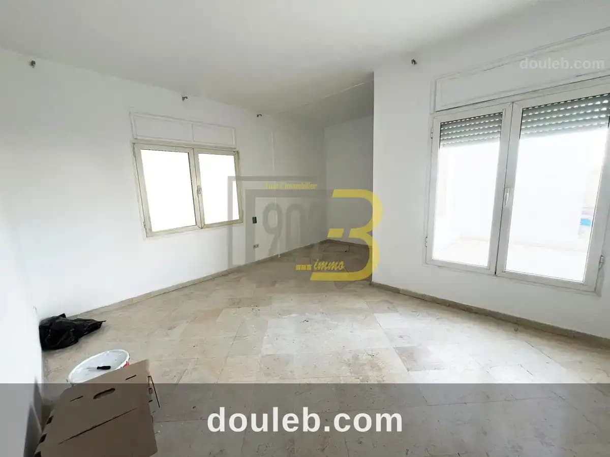 Un appartement de type s2 situé à ennasr 2 à Ariana