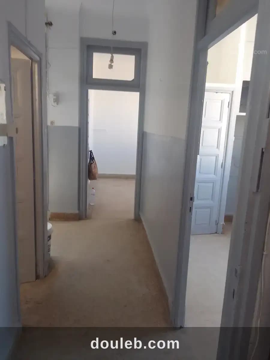 Petit appartement au centre ville au 100 metres - Miniature 2