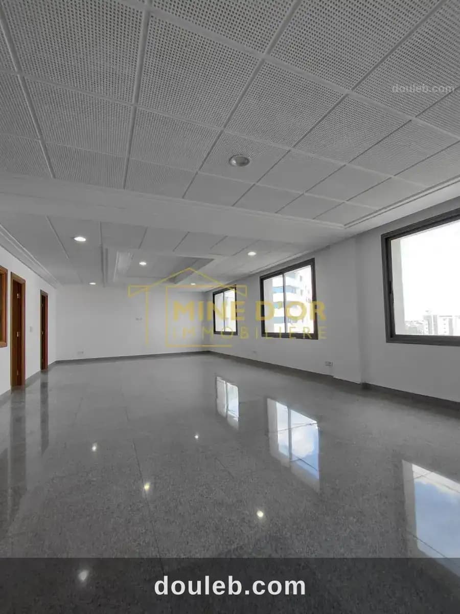 Al bureau 210 m2 haut standing centre urbain nord à Tunis