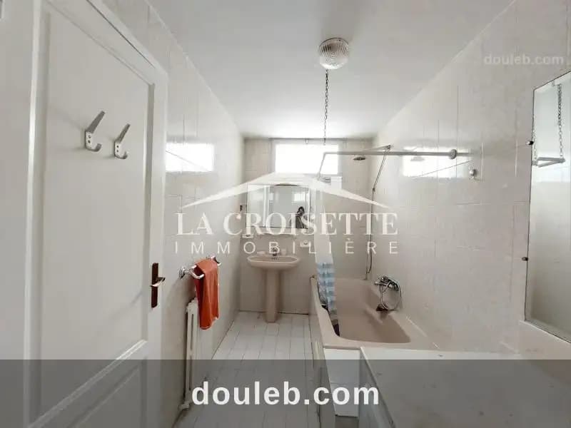 Duplex s1 meublé pieds dans l'eau à la marsa - Miniature 3