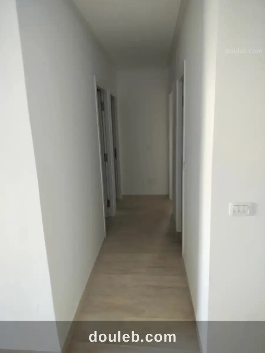 Un appartement et 2 locaux commerciaux à Tunis