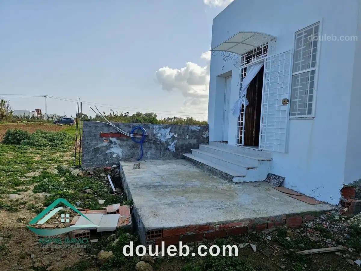 Vt982 maison inachevée 300 m2 à dar allouch à Nabeul