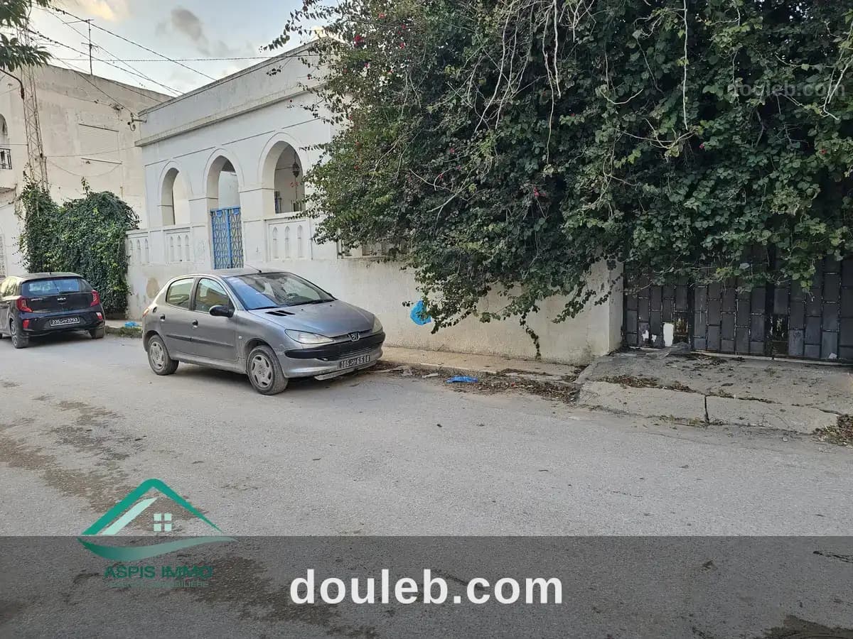Vt979 maison 380 m2 au centre ville kelibia à Nabeul