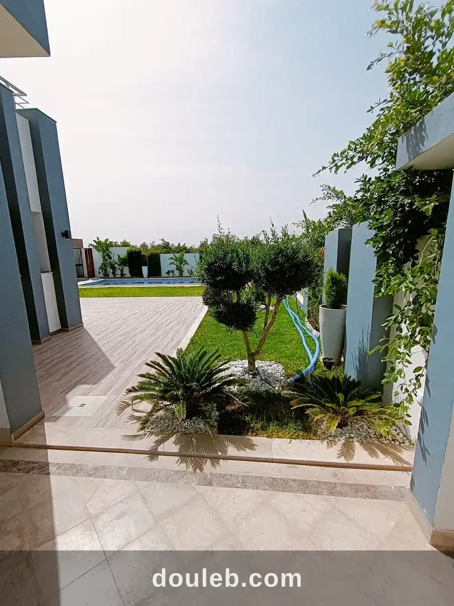 Villa 5 suites avec grande jardin et pescine à Nabeul