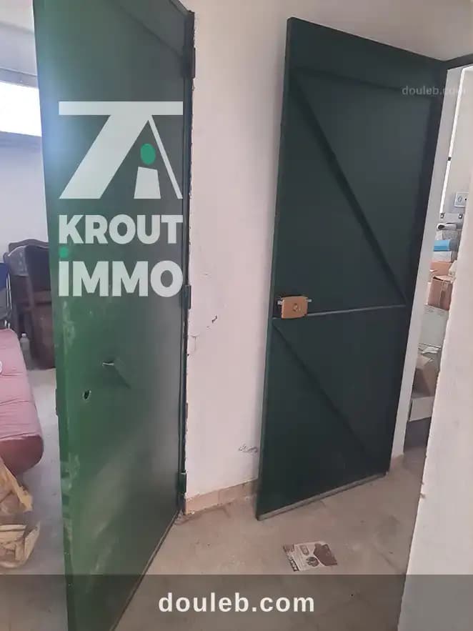 Trois celliers et une place de parking à Tunis