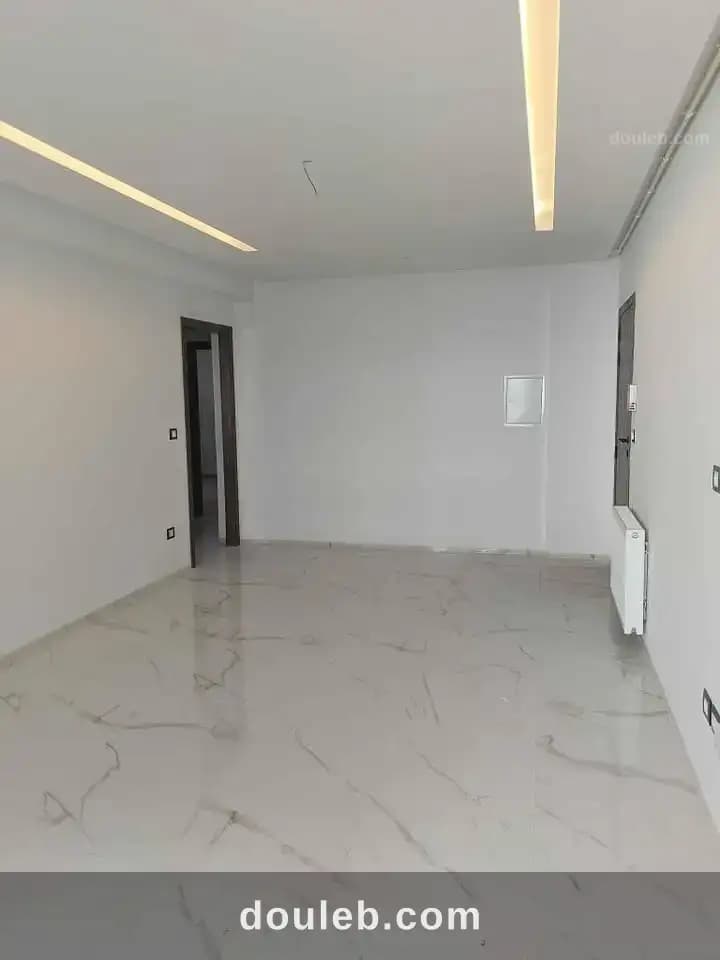 S2 jamais habité au jardin de l 'aouina à Tunis