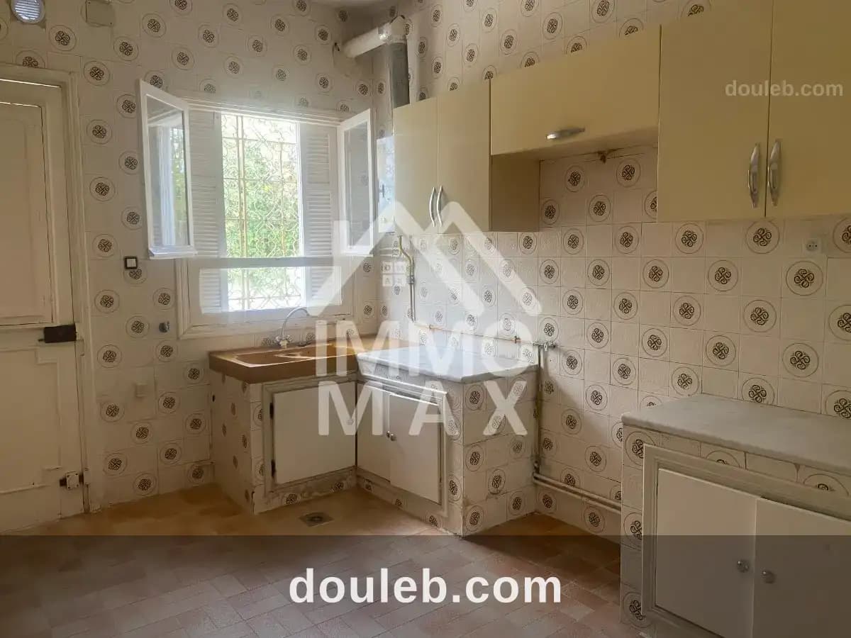 Etage de villa s5 menzah 6 - Miniature 2