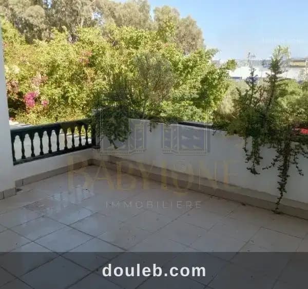 S3 avec terrasse à la marsa à Tunis