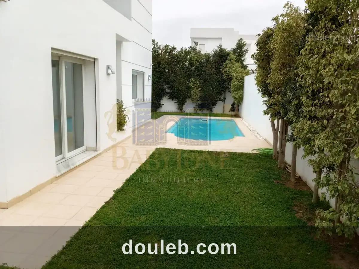 Villa avec piscine à la soukra - Miniature 2