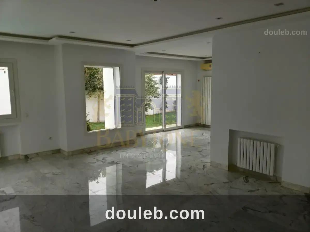 Villa avec piscine à la soukra - Miniature 3
