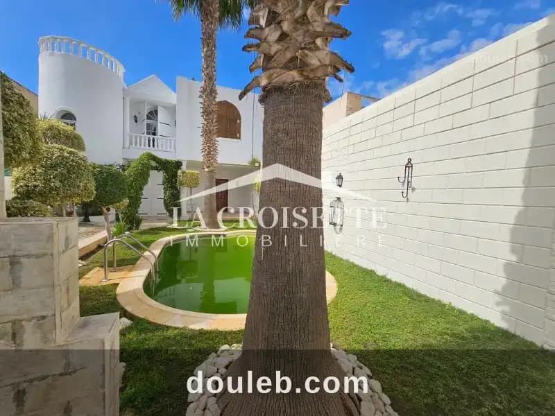Villa s4 avec piscine à la soukra mvv0426 à Ariana