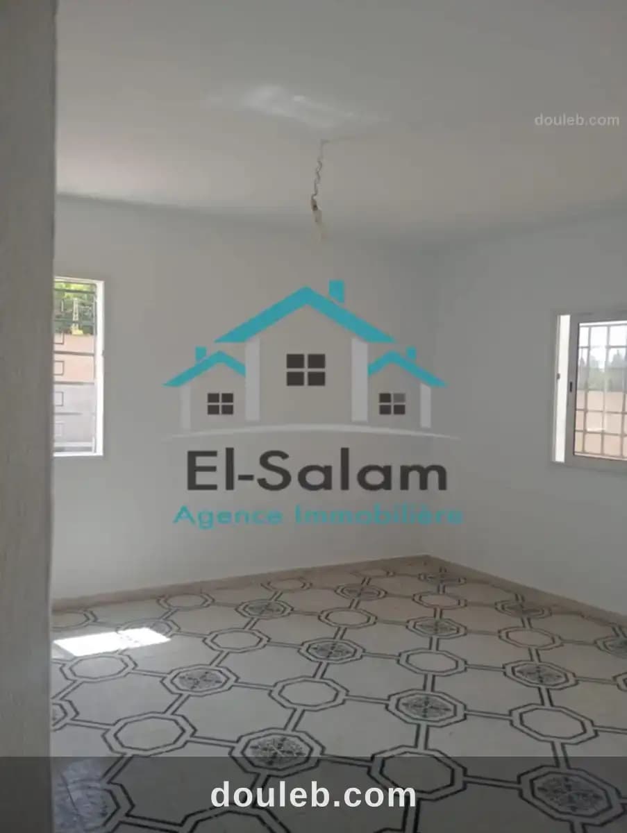 Maison situ a azour 500m2 à Nabeul