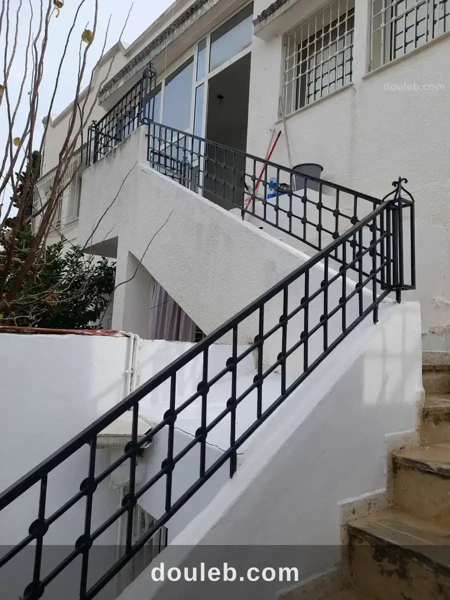 Étage de villa ariana supérieur 7ay el mile7a à Ariana